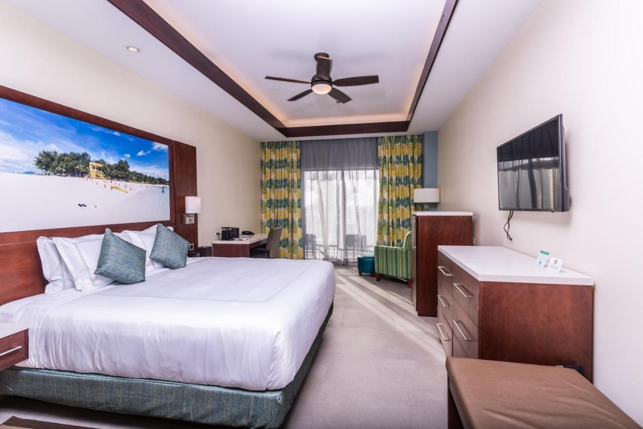 Surfrider Resort Hotel Saipan Dış mekan fotoğraf